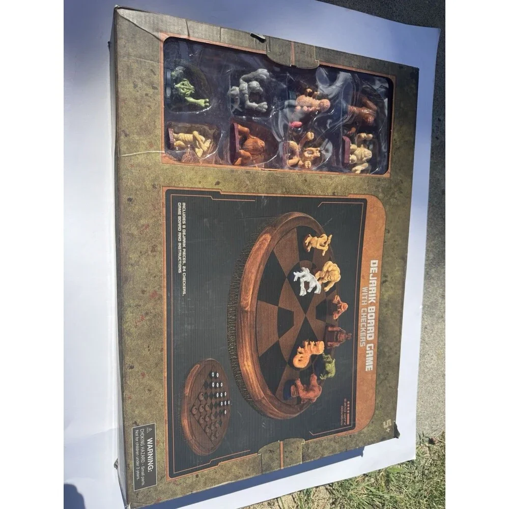 Star  Wars Galaxy’s Edge Dejarik Board  Game W/Checkers Complete  New Damage Box